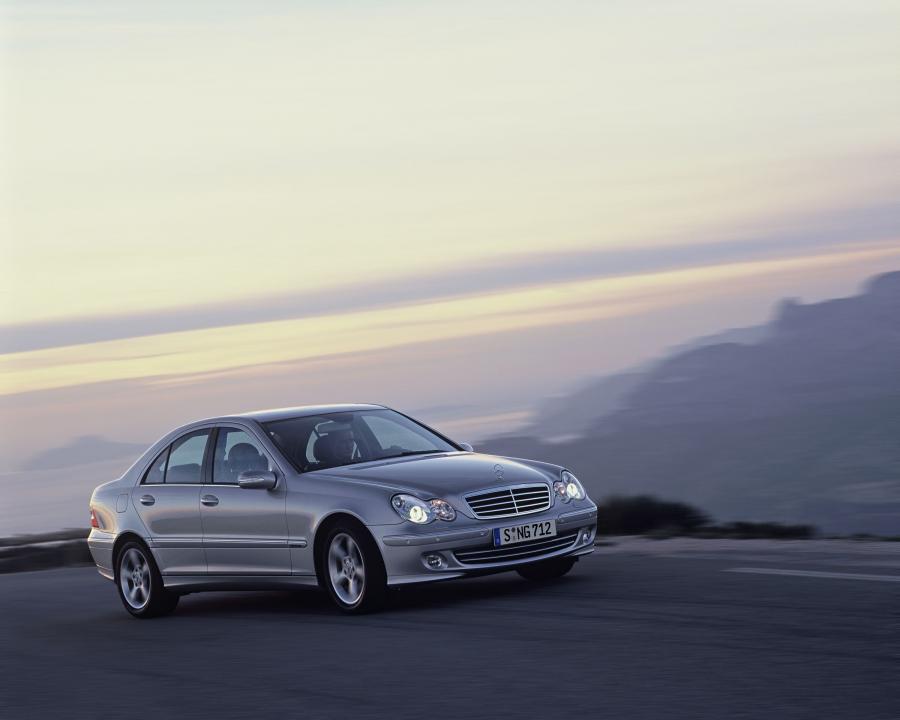  Mercedes-Benz C-Class 2004 года  (фото 15 из 88)